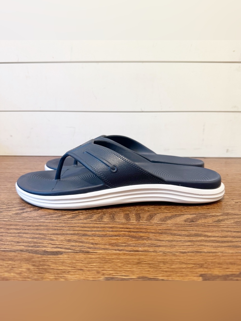 NWTs Sperry | Windward Float Thong Nautical Preppy sandals Size 11